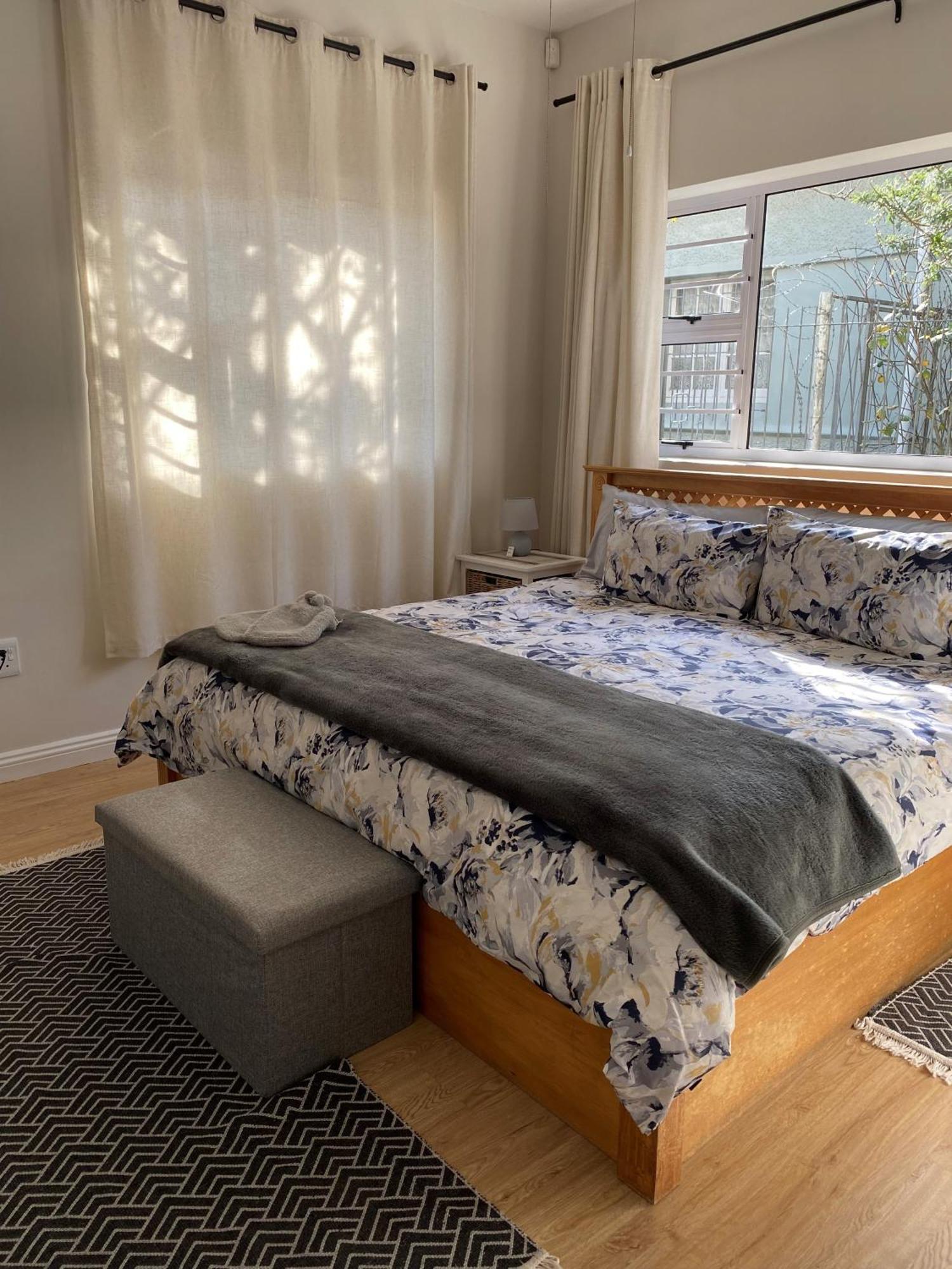 Downstairs @38 Apartment Port Elizabeth Bagian luar foto